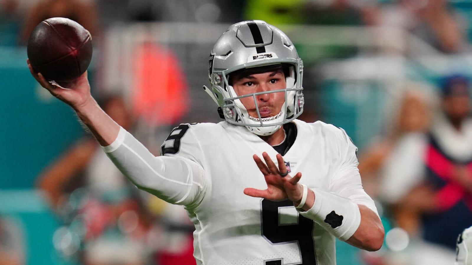 Raiders to trade QB Nick Mullens to Vikings