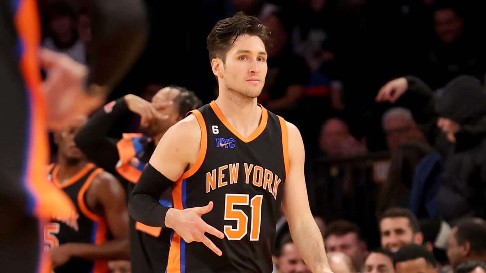 Knicks to guarantee salaries for two players