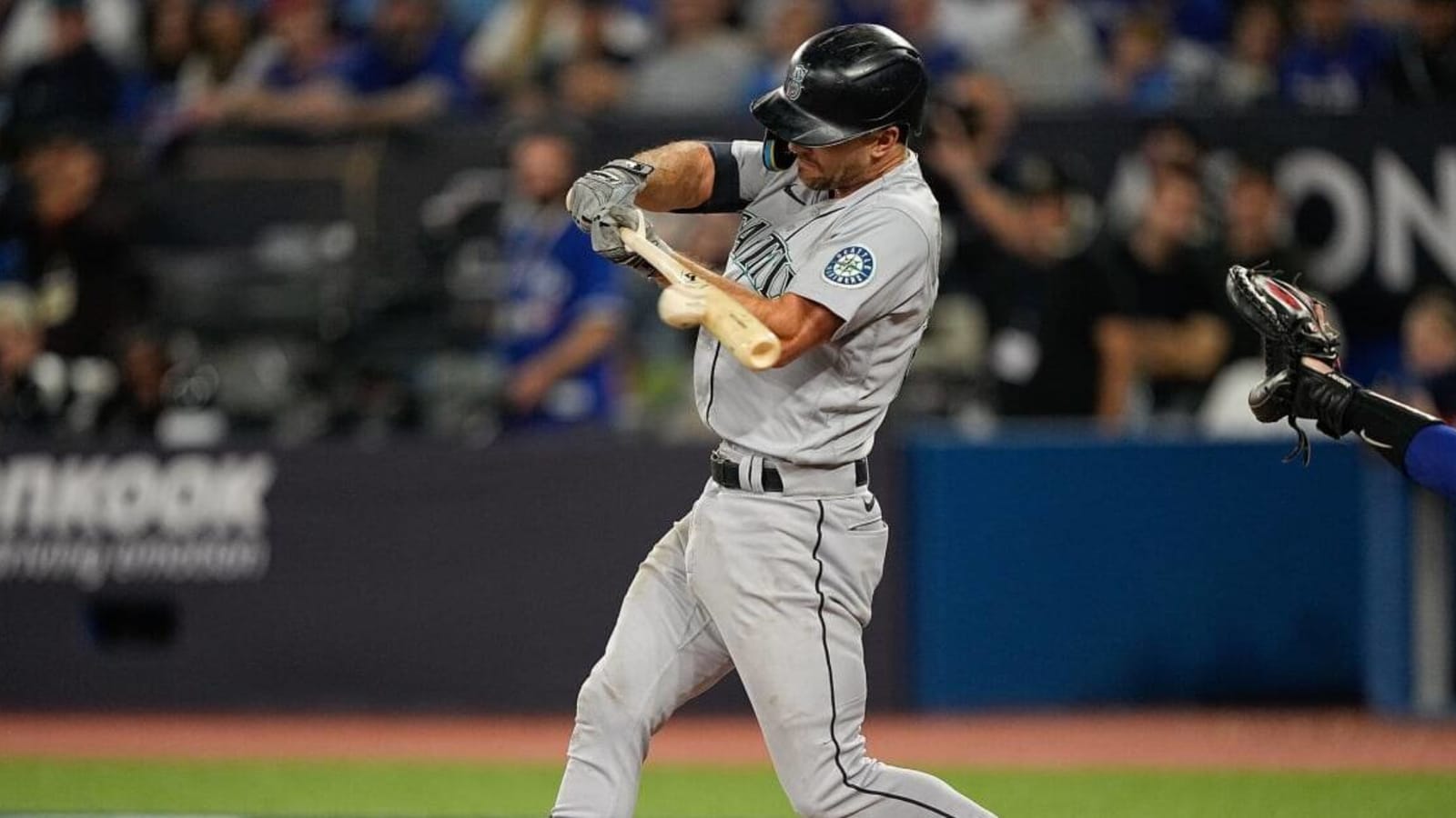 Watch: Adam Frazier Hits Game-Winning Double to Send Mariners to ALDS