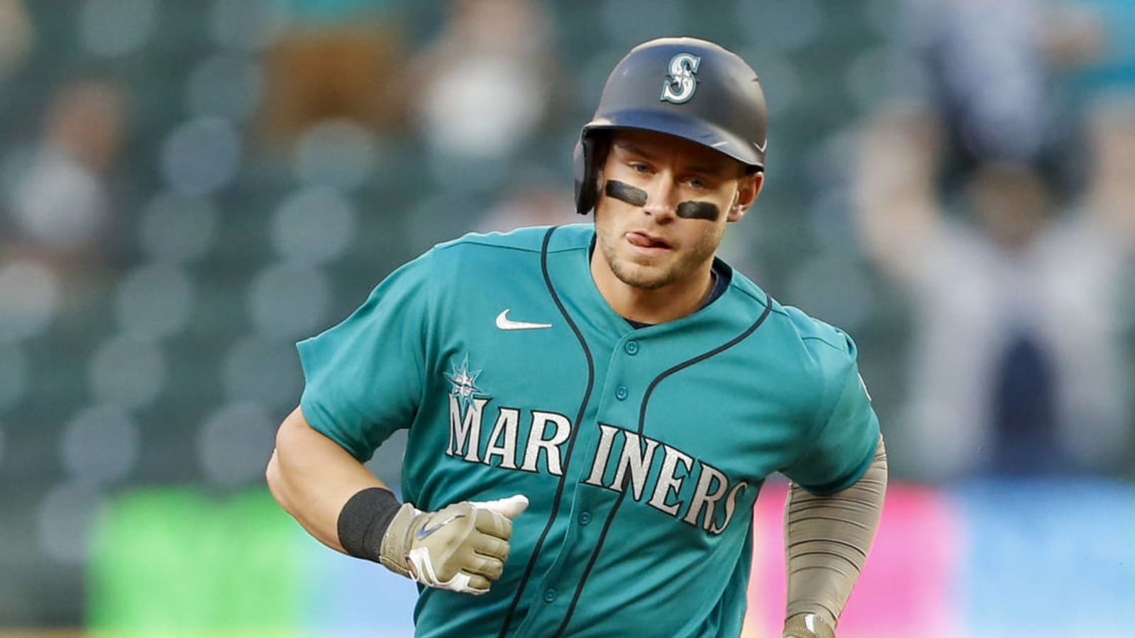 Watch: Mariners' Jarred Kelenic smacks home run for first career hit