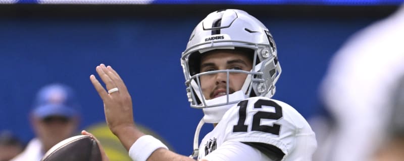 Raiders QB Aidan O’Connell suffers hand injury vs. Rams