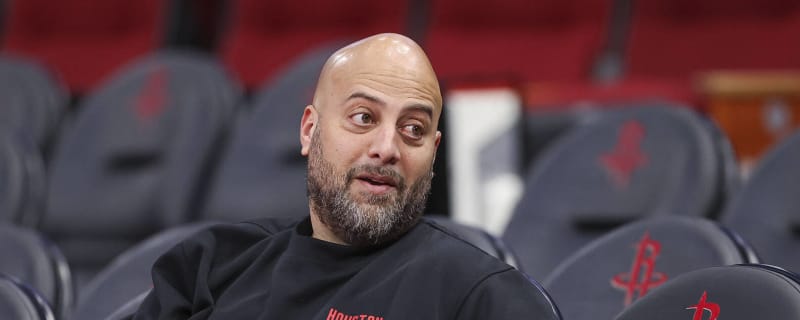 Rockets extend GM, assistant GM