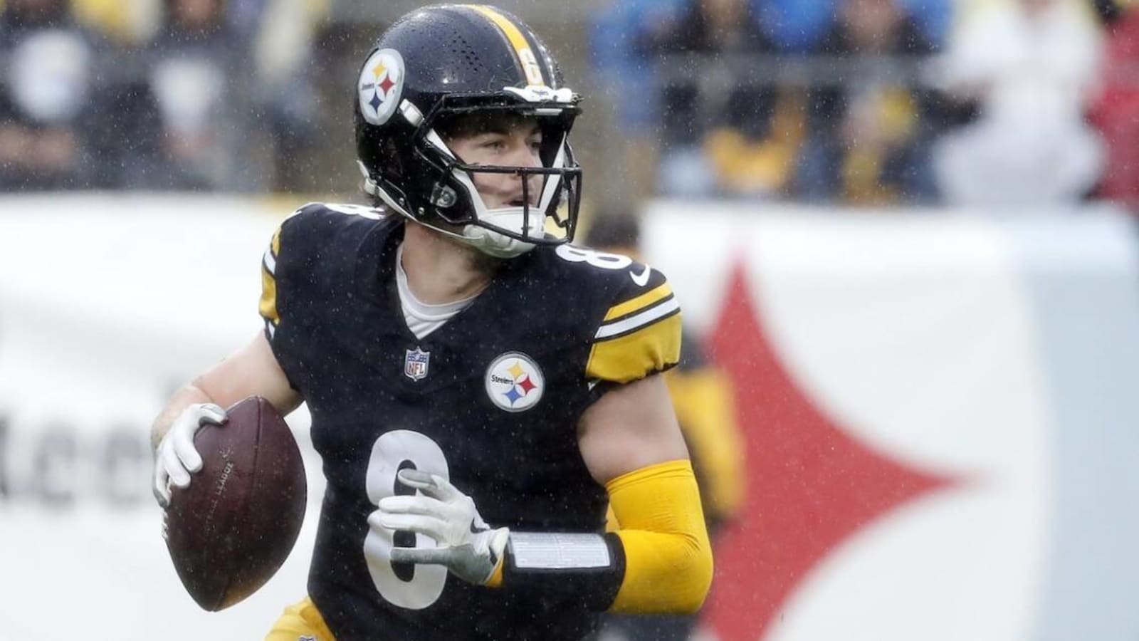 Kenny Pickett Leaves Steelers Game With Injury Yardbarker