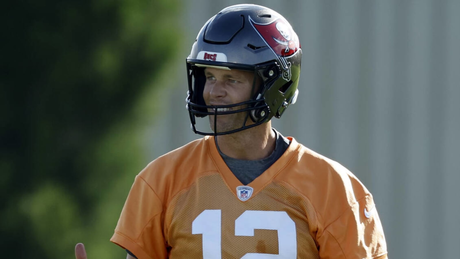 Brady to be away from Bucs for weeks with personal matter