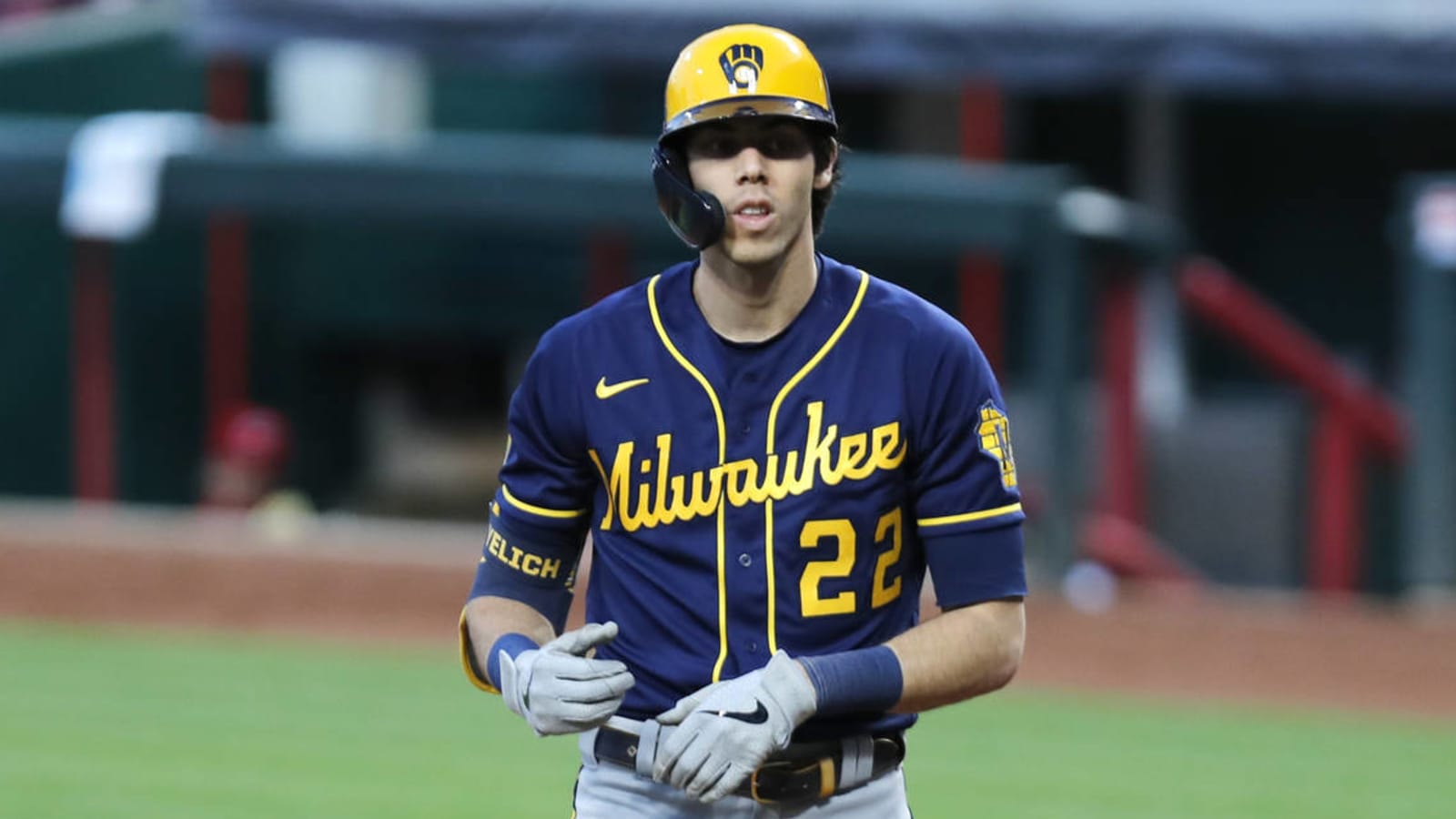 Christian Yelich exits game with back soreness