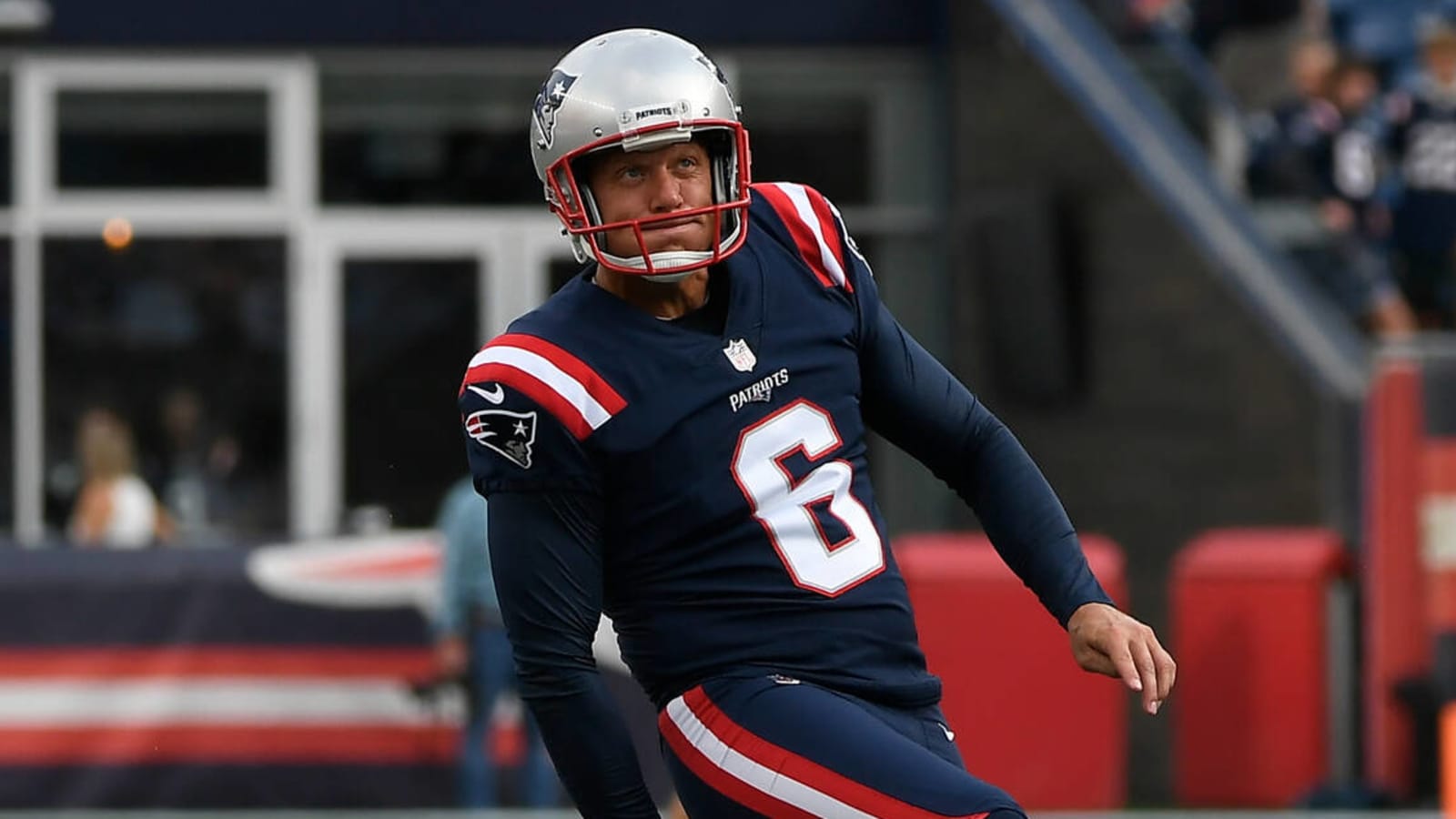 Patriots to trade Pro Bowl kicker to Titans