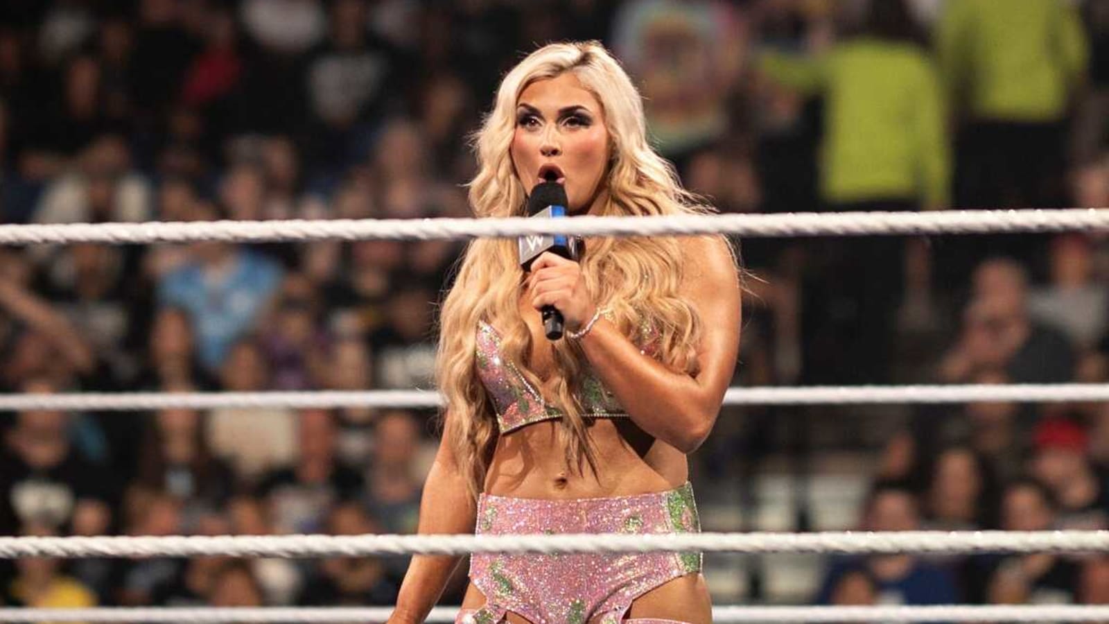 WWE SmackDown Results : Tiffany Stratton Wins WWE Women&#39;s Championship