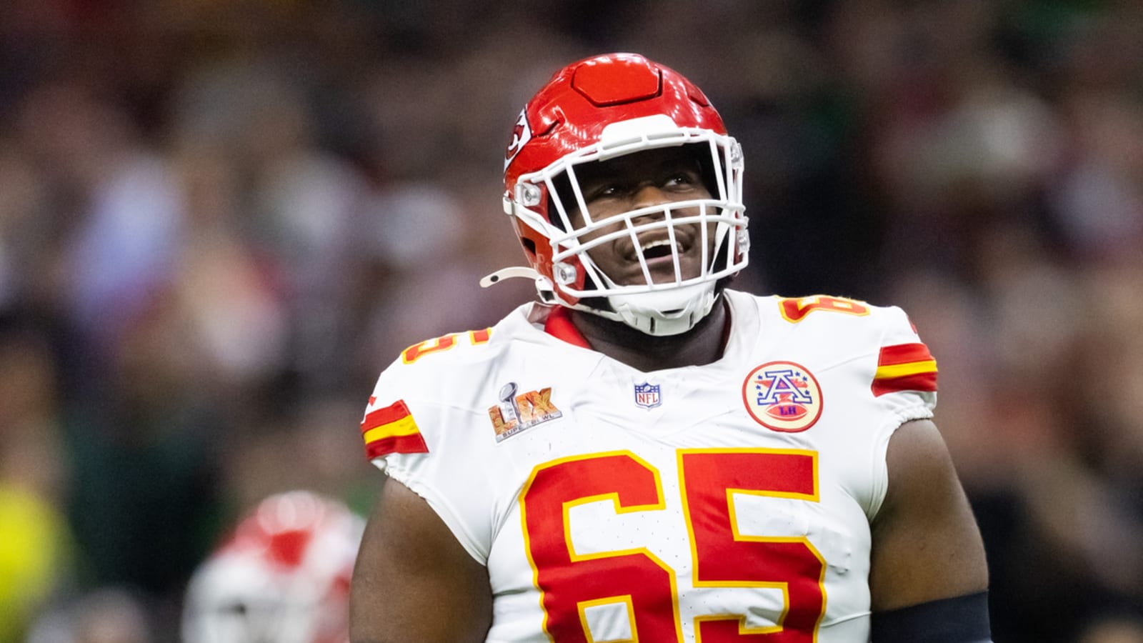 Trey Smith signs his franchise tender with the Chiefs