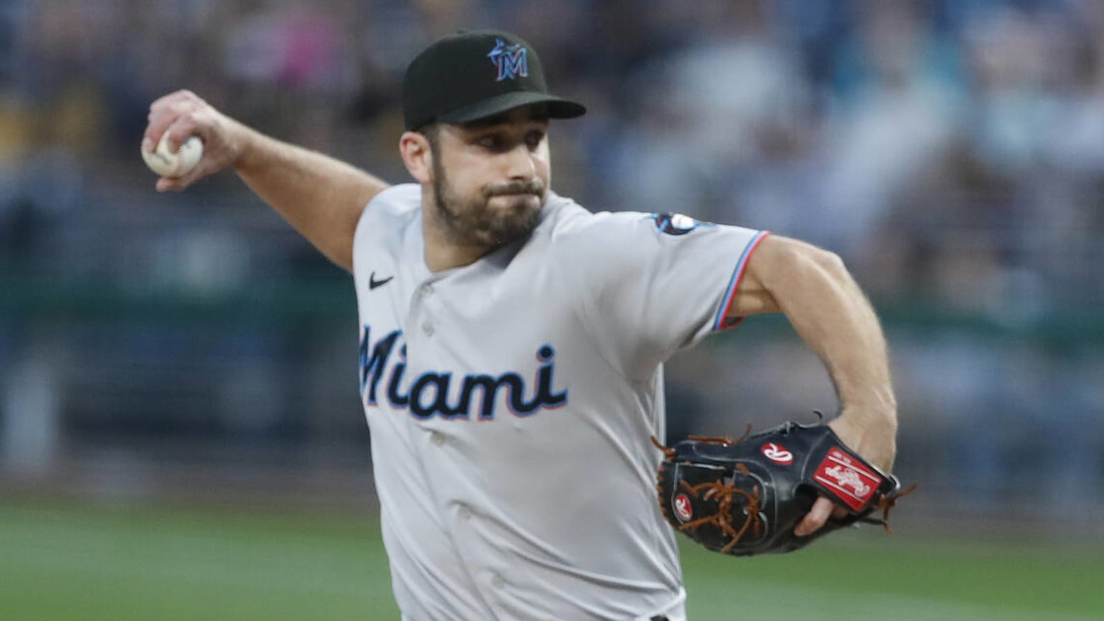 Marlins get veteran righty back from IL