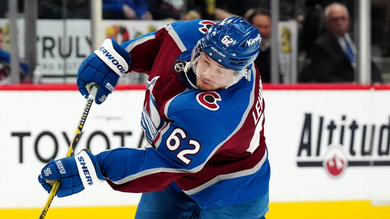 Avalanche’s Artturi Lehkonen taken to hospital after collision