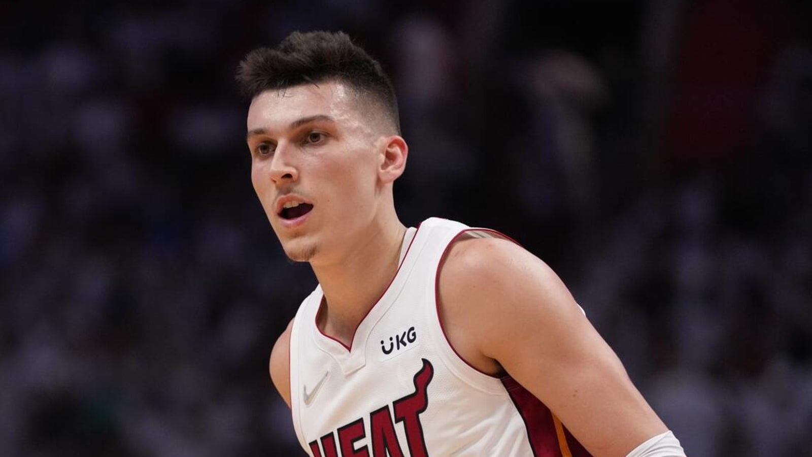 Tyler Herro cast on his injured arm has now been removed. He is now wearing  an arm brace in his instagram post yesterday : r/nba