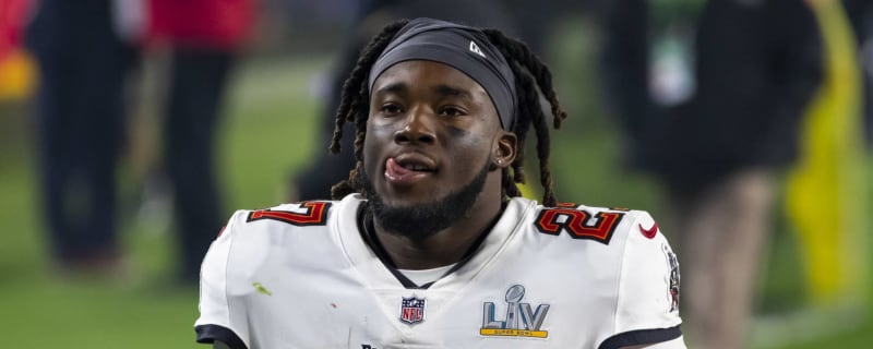 Report: Ronald Jones to have pin removed from pinky on Tuesday