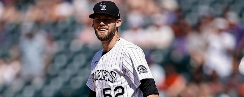 Rockies extend Daniel Bard rather than trade him