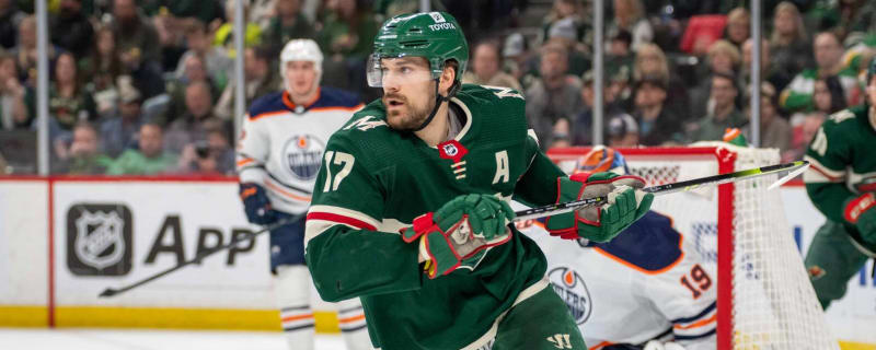 Wild forward Marcus Foligno ejected for kneeing Stars' Radek Faksa