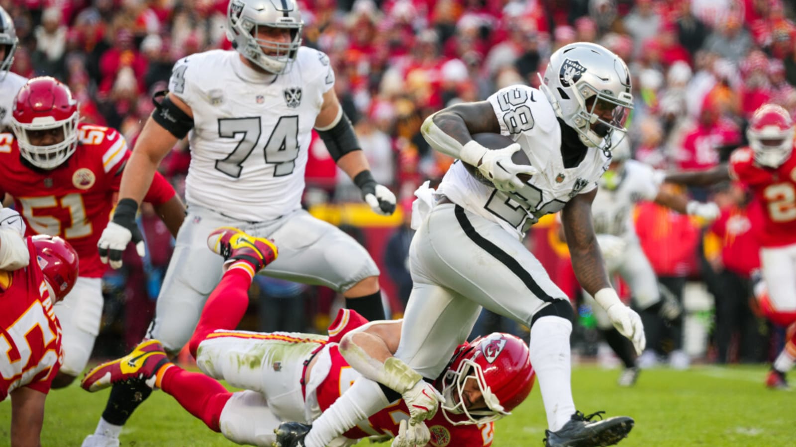 Las Vegas Raiders Sign Running Back To Active Roster