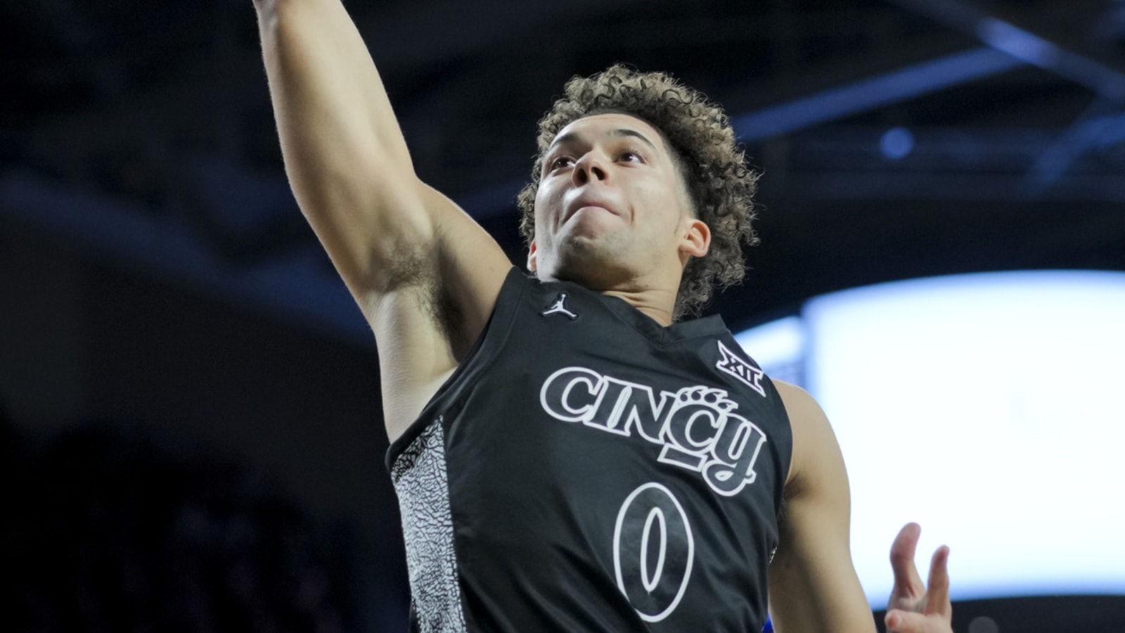 No. 22 Cincinnati avoids upset against Xavier