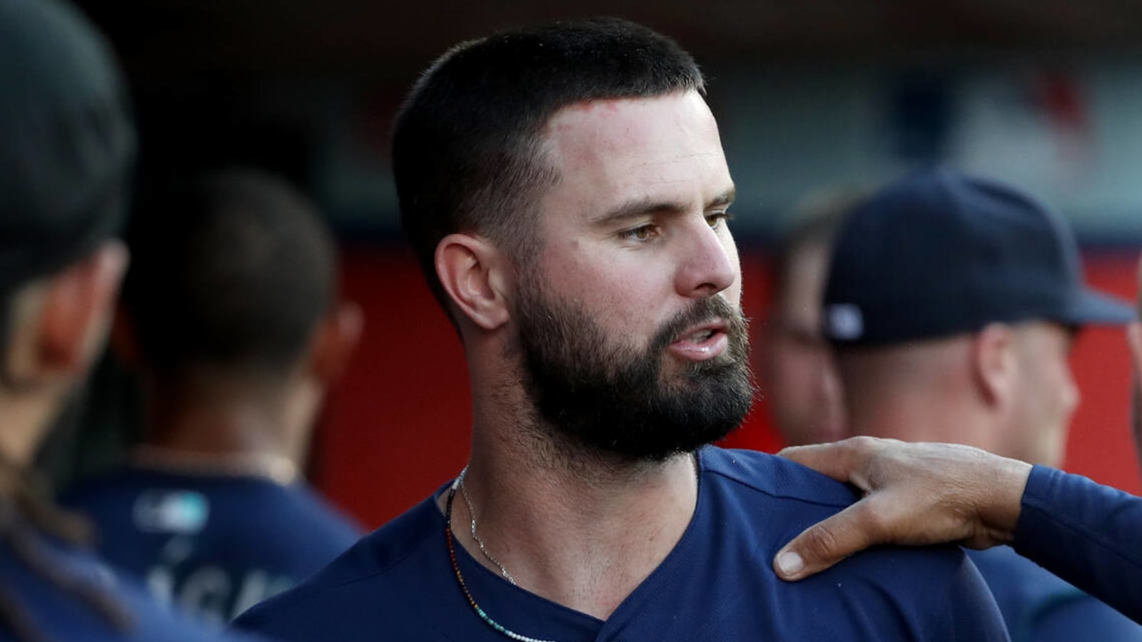 Angels, Mariners players throw punches in benches-clearing brawl