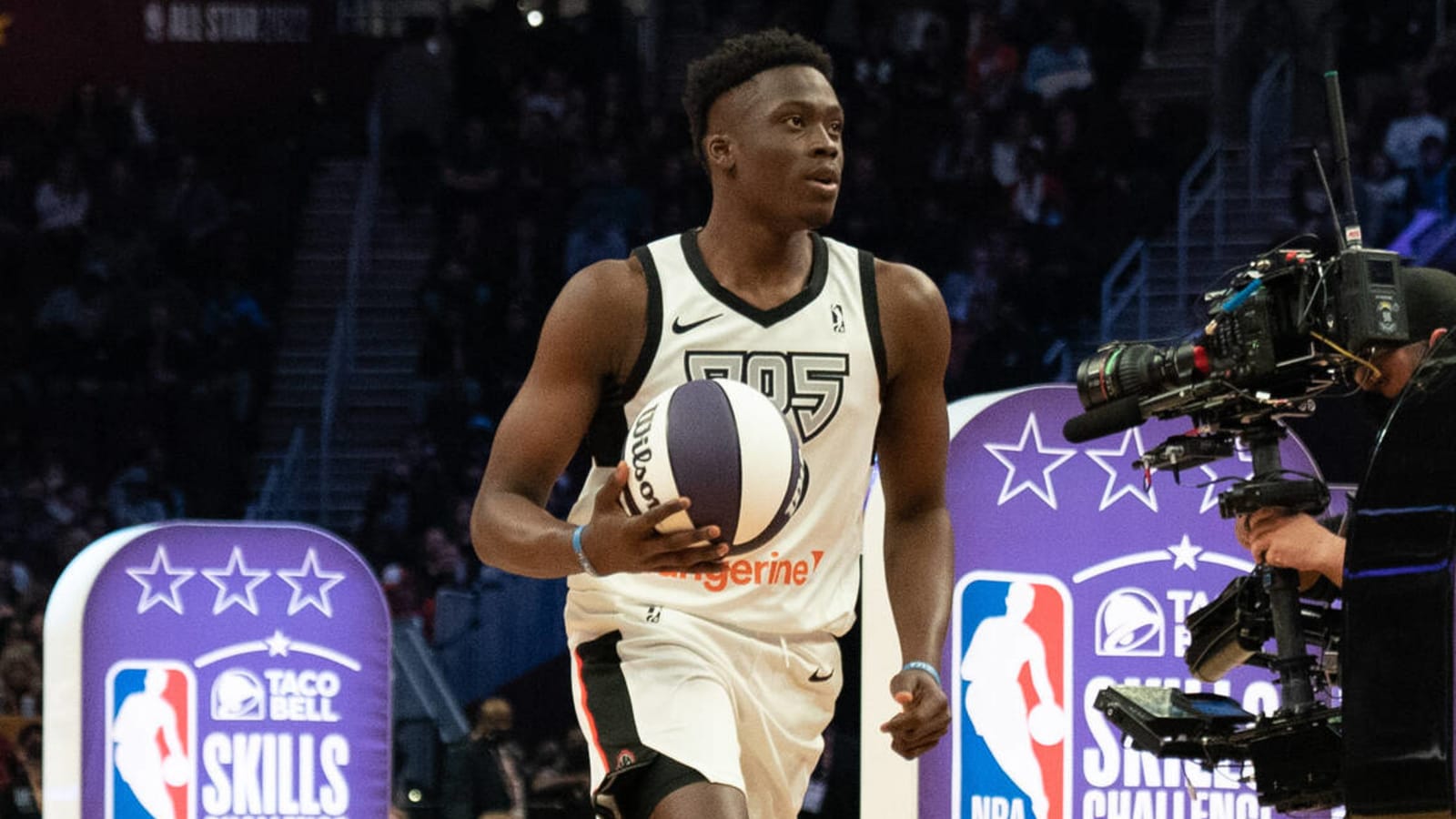 Giannis Antetokounmpo’s youngest brother joins new team