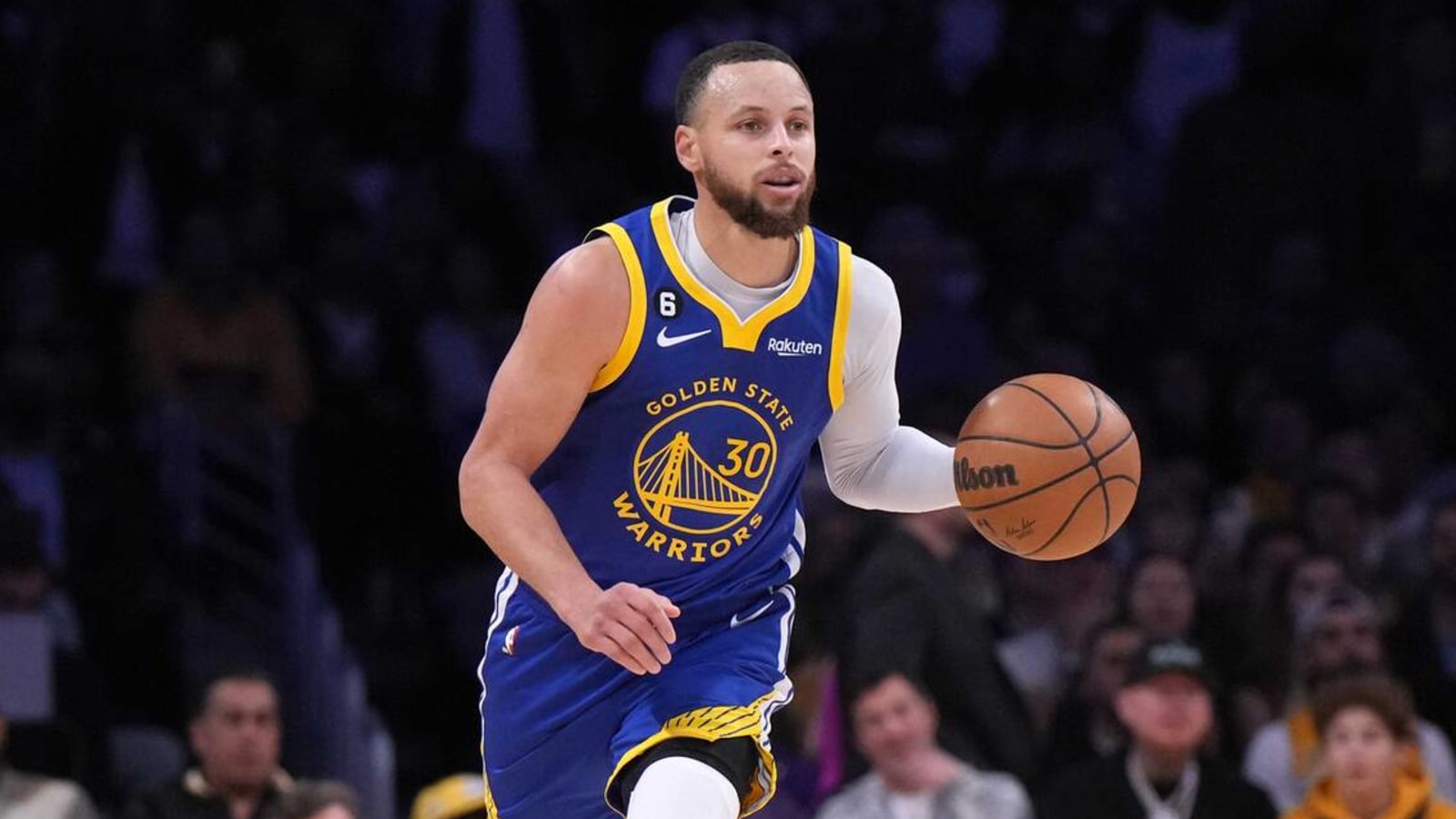 NBA legend stirs pot on Stephen Curry-Magic Johnson debate