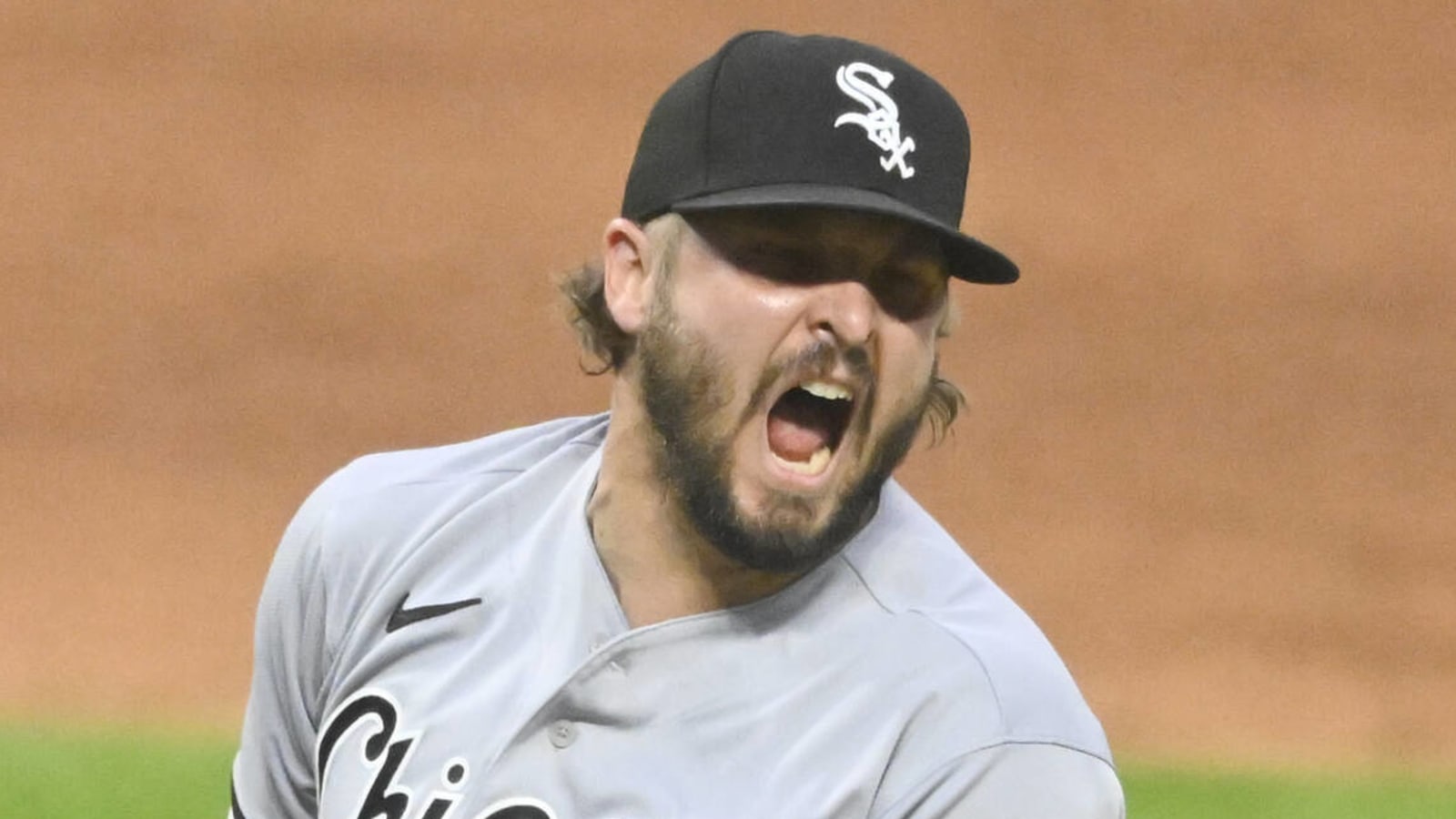 Astros to acquire right-handed reliever from White Sox