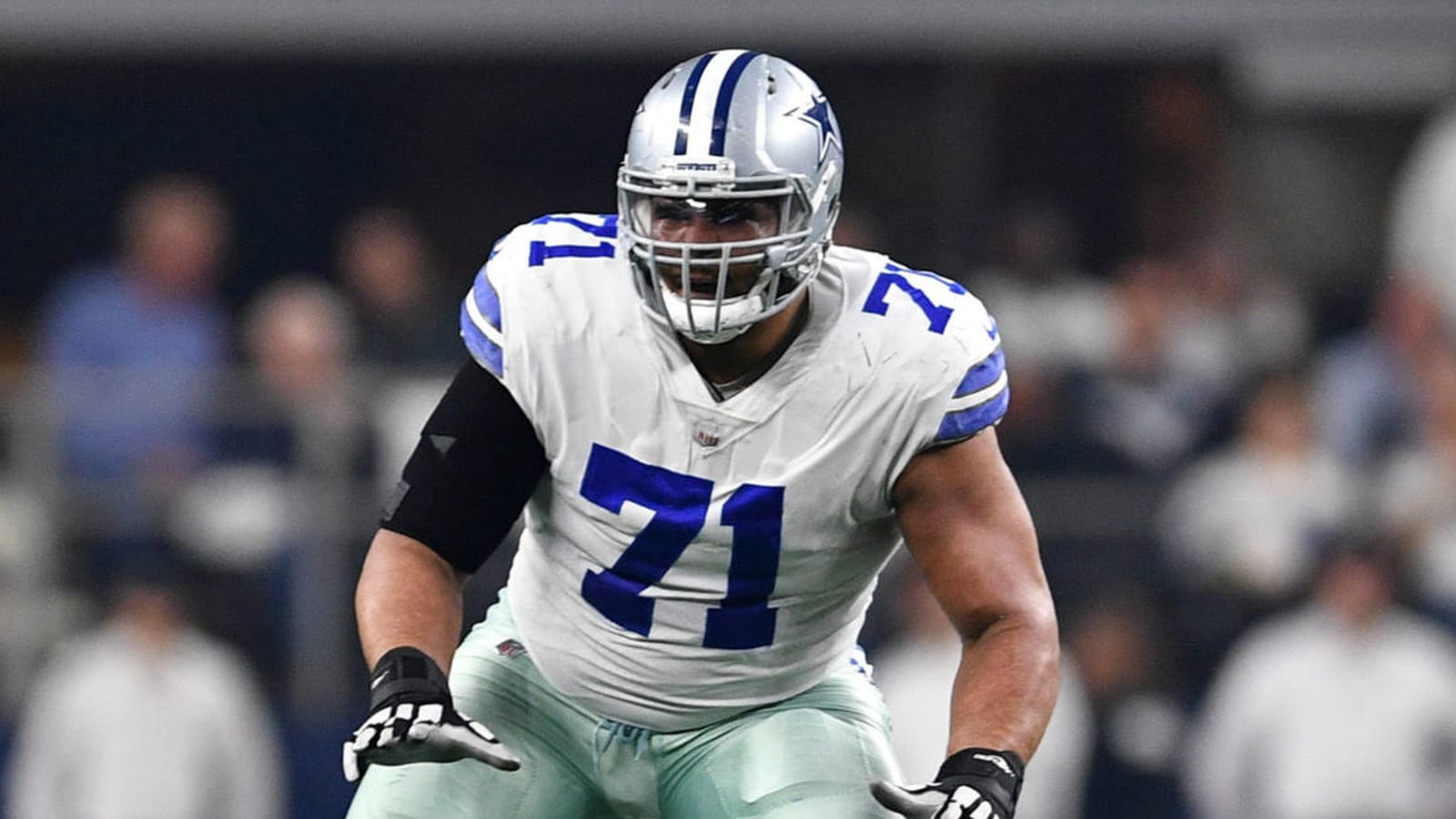 La'el Collins denies claim he tried to bribe drug tester