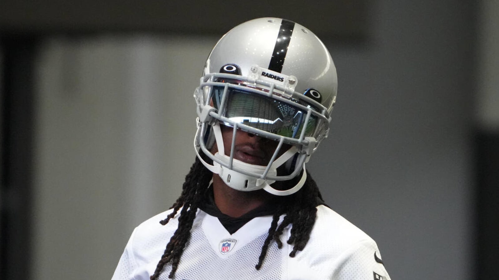 Raiders have no plans to trade star Davante Adams