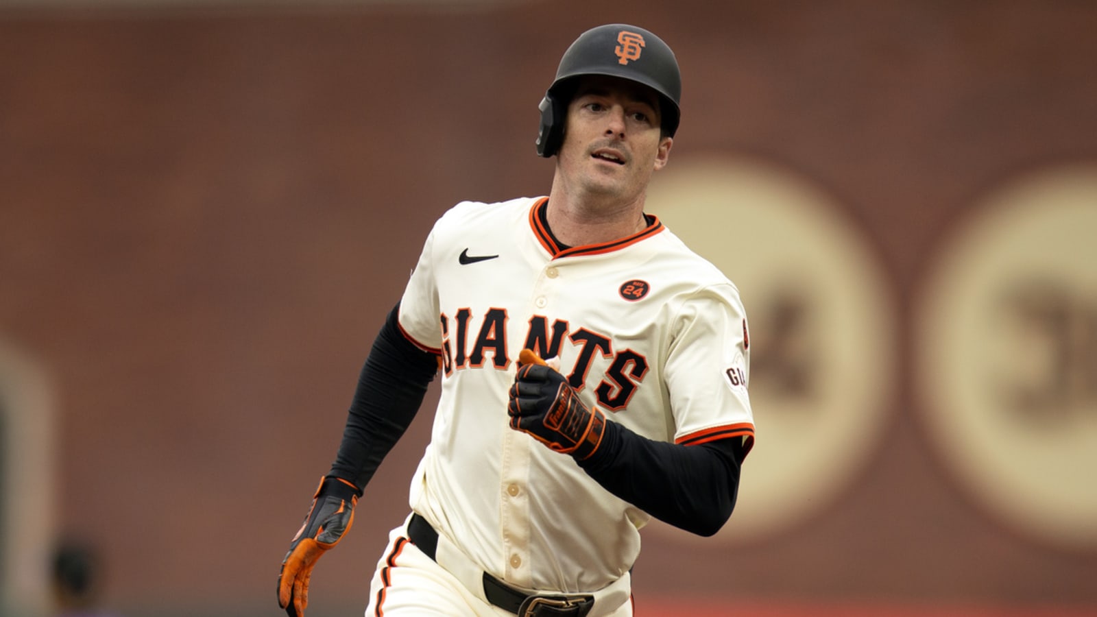 Giants agree to new deal with grandson of Hall of Famer