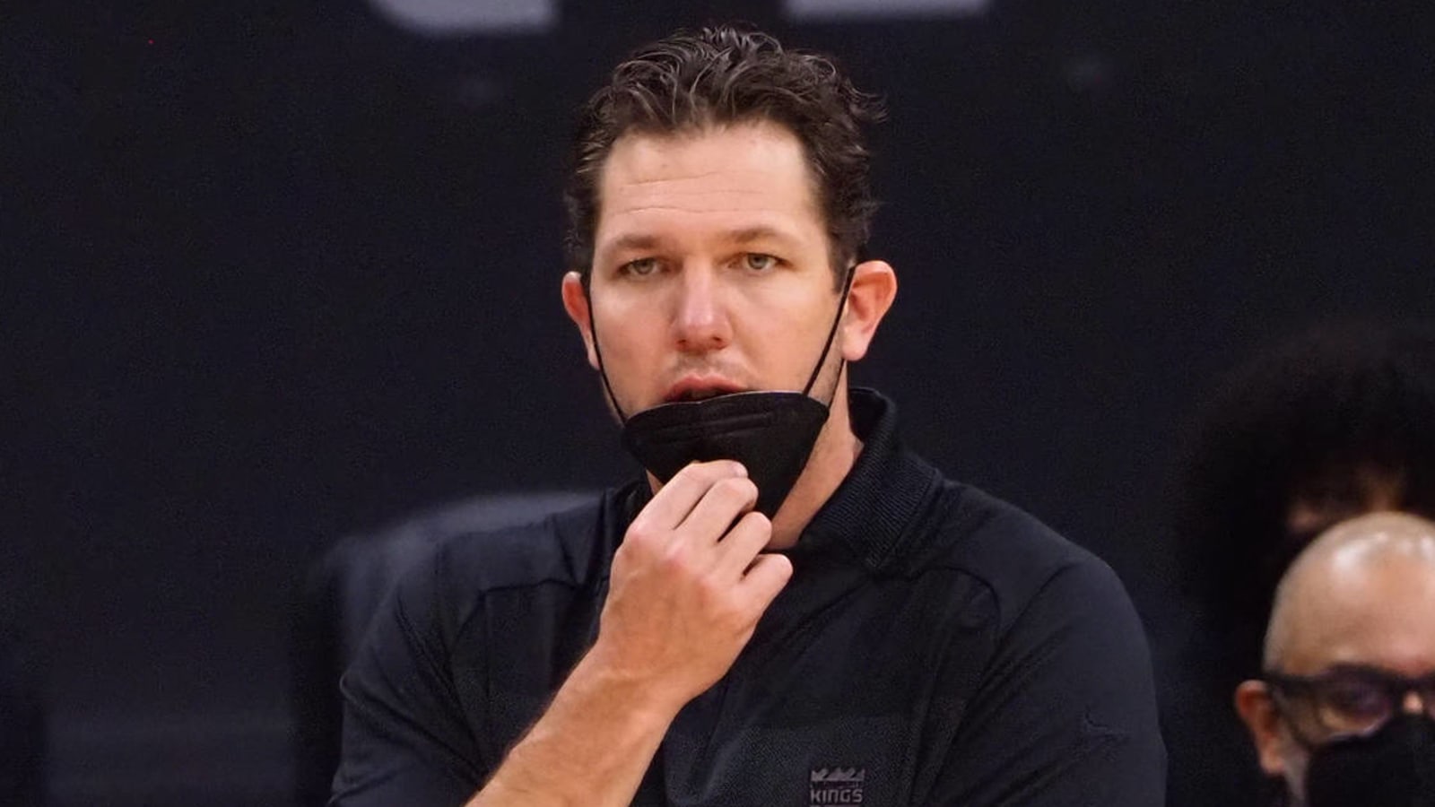 Luke Walton to remain Kings' head coach