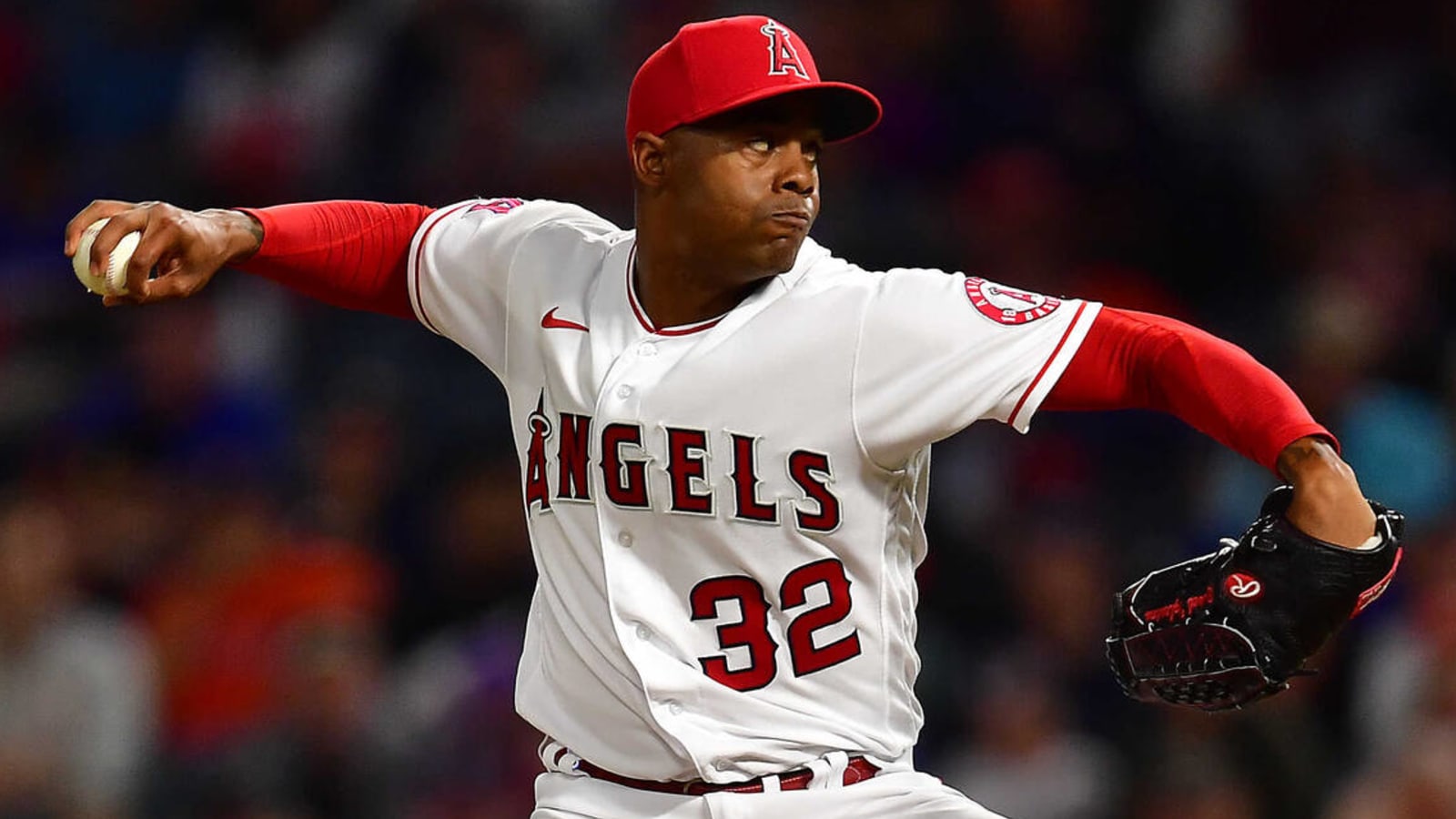 Braves acquire closer Raisel Iglesias from Angels