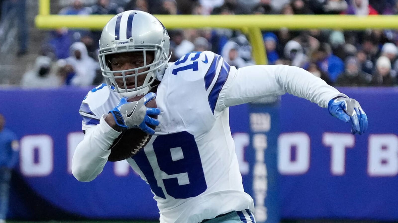 Cowboys trade Amari Cooper to Browns