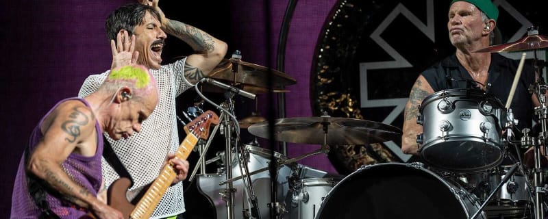 Great '90s-era music artists still performing today