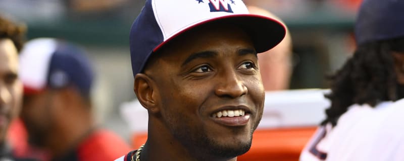 Victor Robles played with a praying mantis on his hat for full