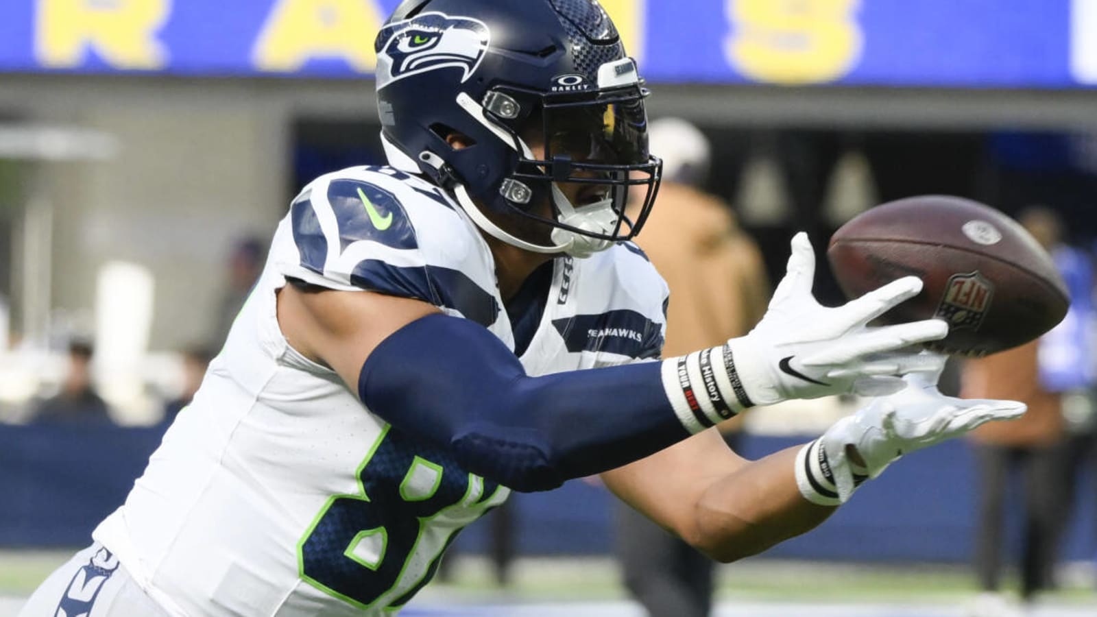 Seattle Seahawks to bring back important offensive weapon instead of losing him to free agency