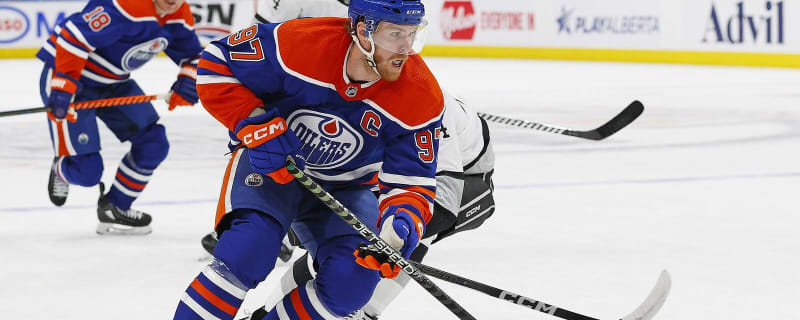 Oilers’ Connor McDavid becomes the first player since Wayne Gretzky to record 10 assists in a series twice