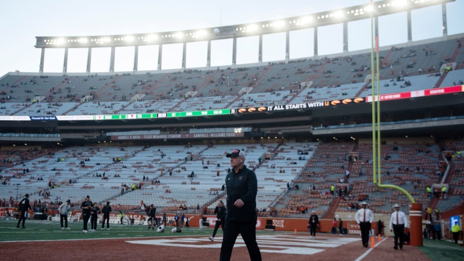 Notre Dame Reportedly Tried To Poach Key Staffer From Overlooked College Football Program