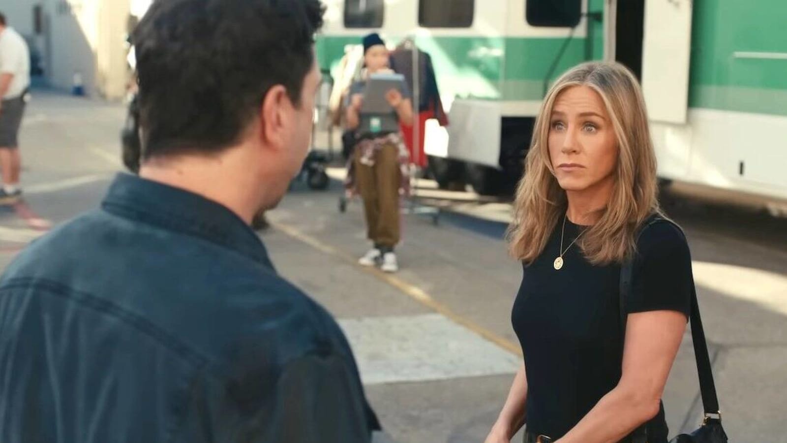 Jennifer Aniston and David Schwimmer Share Awkward FRIENDS Reunion in Uber Eats Ad