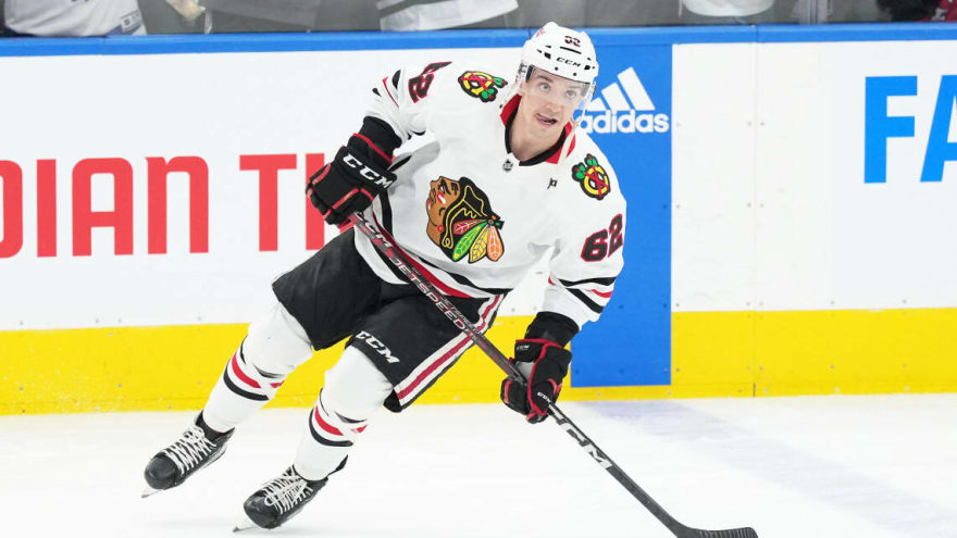 Blackhawks Extend Brett Seney on 1-Year, 2-Way Deal