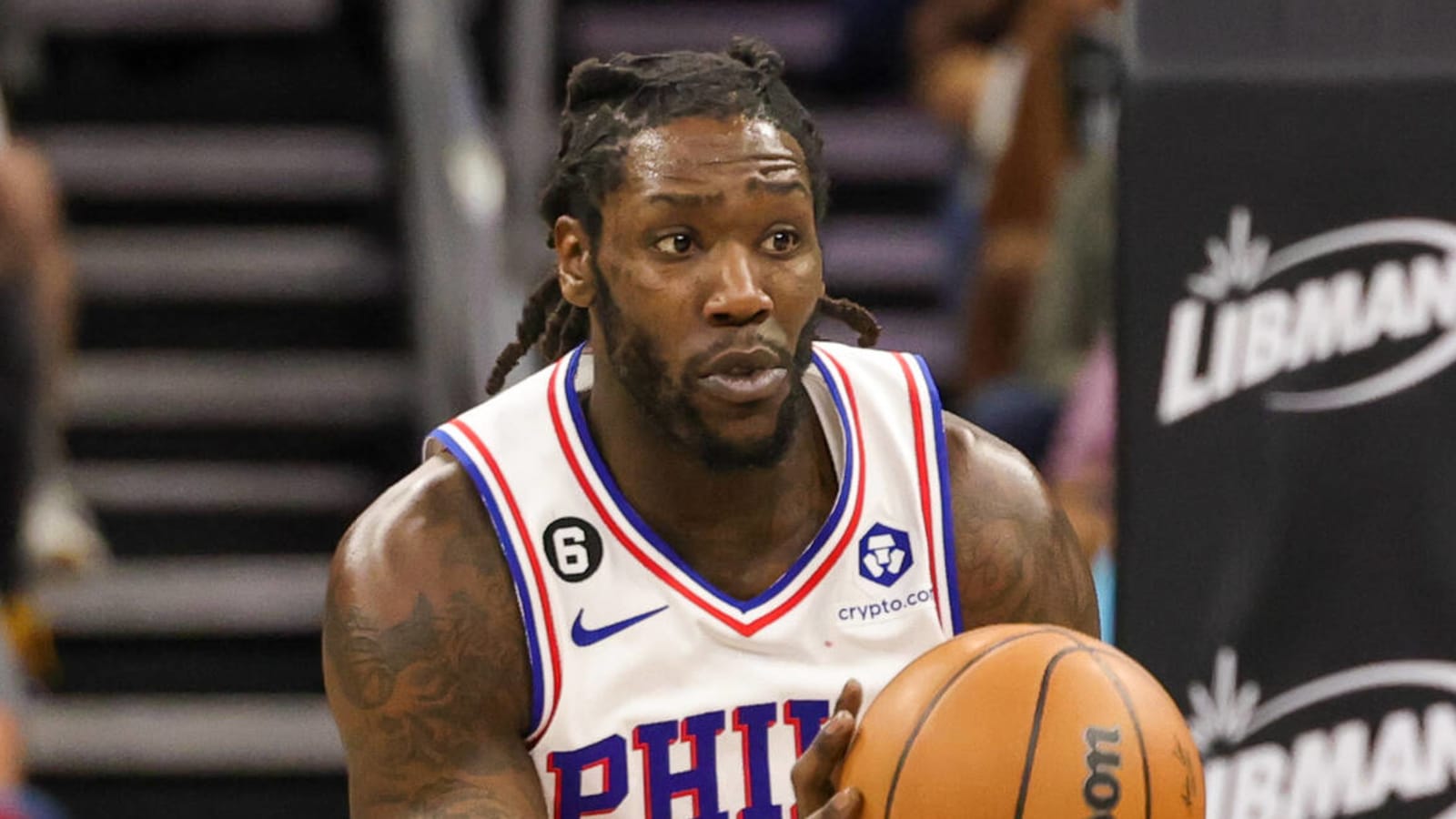 Montrezl Harrell makes surprising decision in free agency Yardbarker