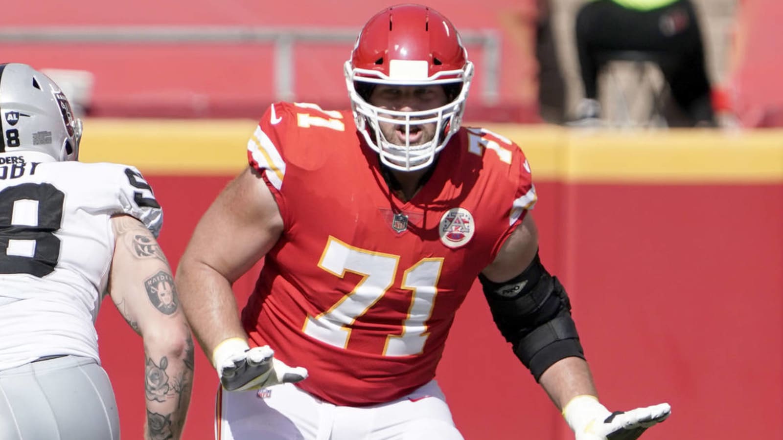 Chiefs' Mitchell Schwartz to have back surgery