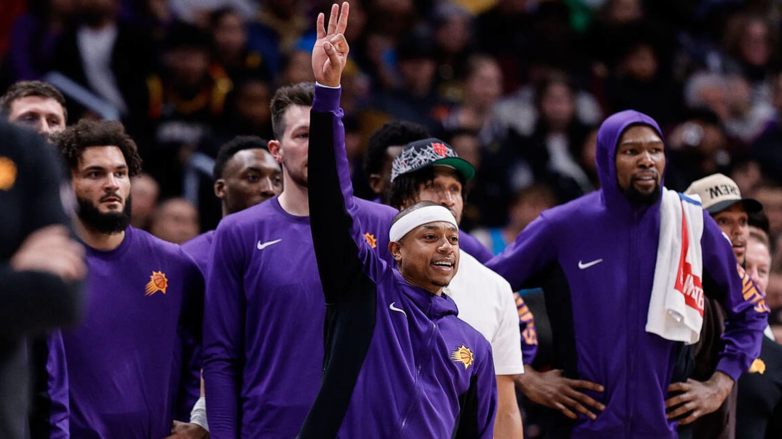 Phoenix Suns’ Isaiah Thomas Makes 1 Fun Request Ahead of Sacramento Return