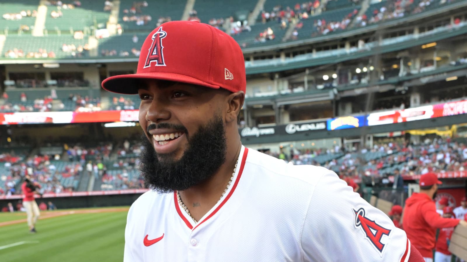 Report: Red Sox interested in versatile utilityman