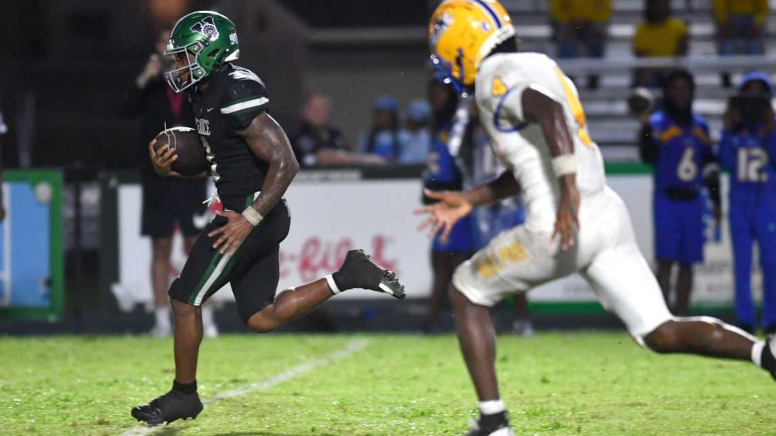 Florida Gators land massive in-state commitment, stealing them from bitter rival for huge boost to 2025 recruiting class