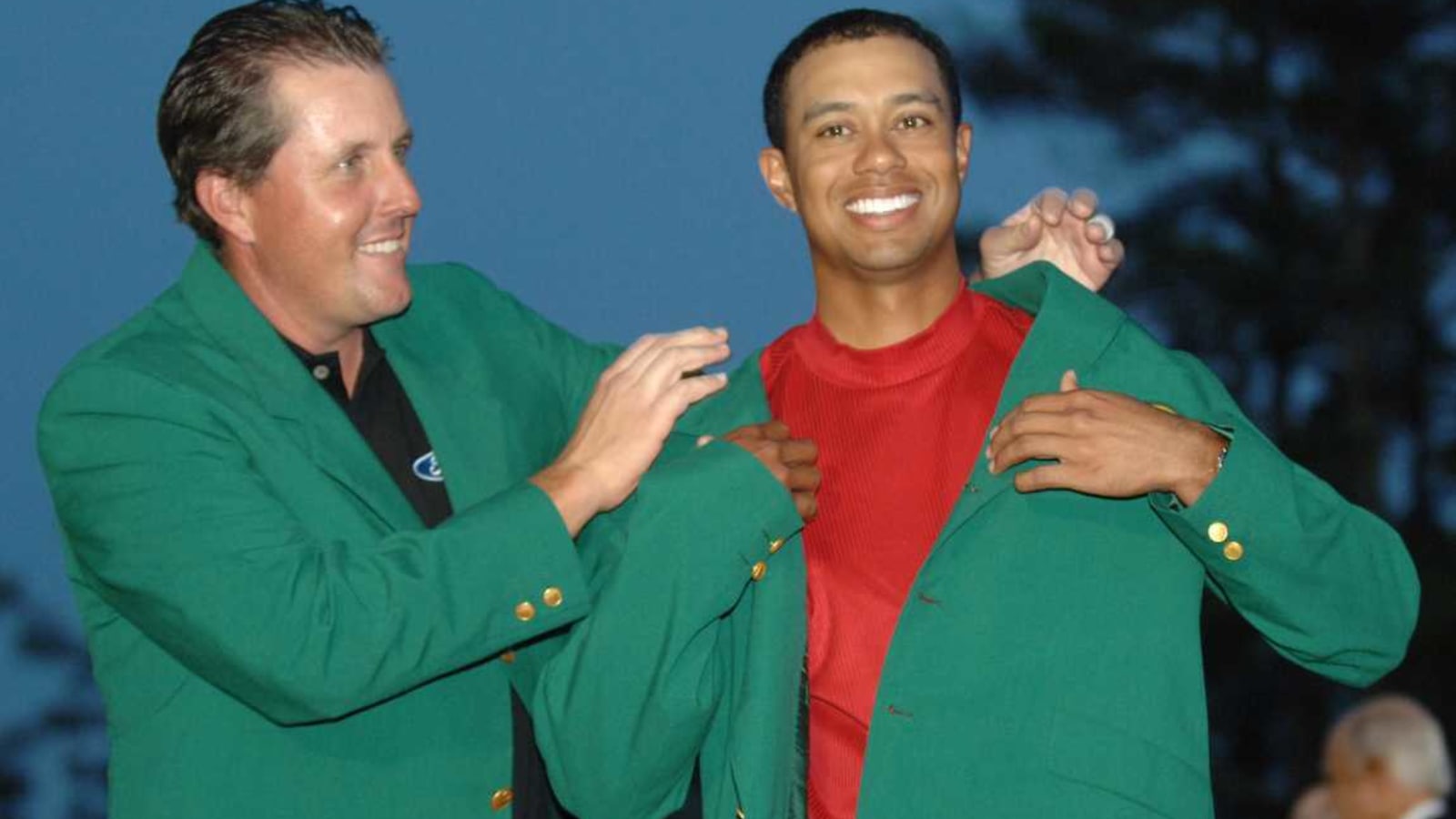Tiger Woods&#39; Caddy Reveals Emotional Admission About Iconic Masters Moment