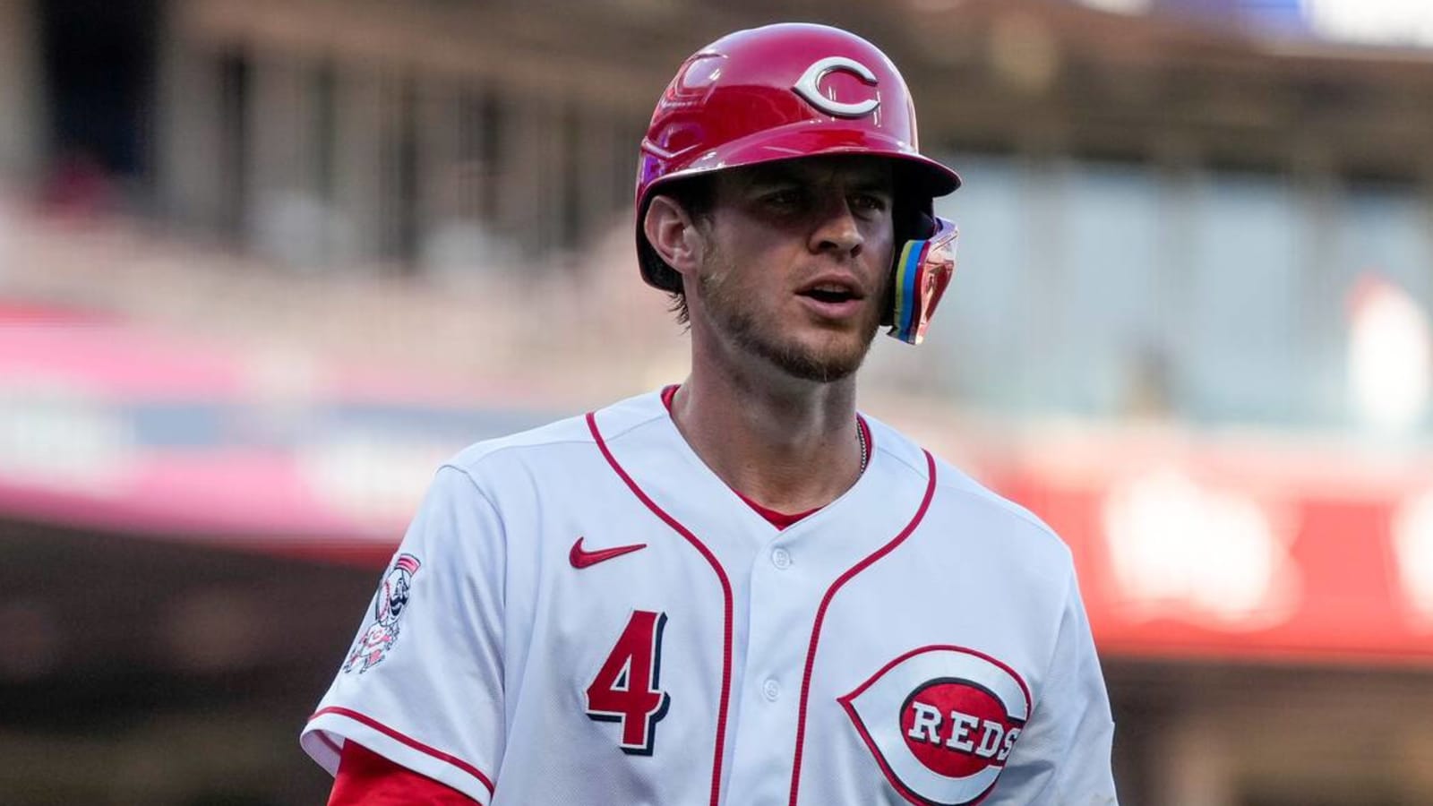 Reds activate veteran RF from IL