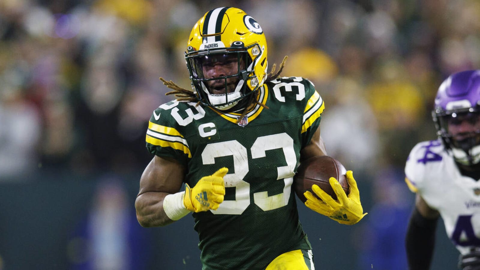 Packers retain star RB with reworked deal