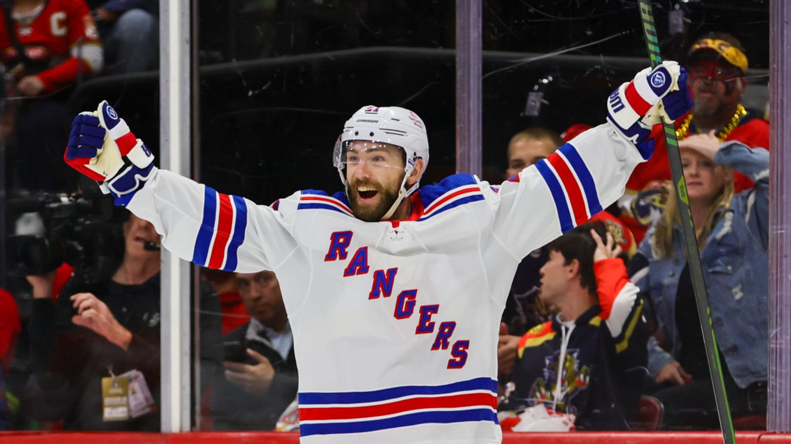 Insider Not Worried About Sharks Being on Goodrow’s No-Trade List