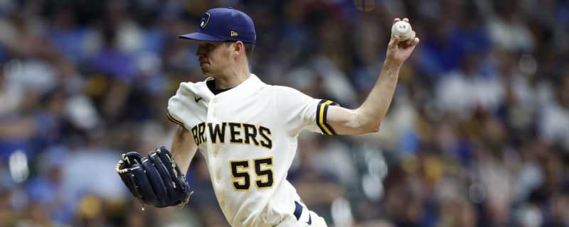 Brewers avoid arbitration with left-hander who finished with 1.82 ERA