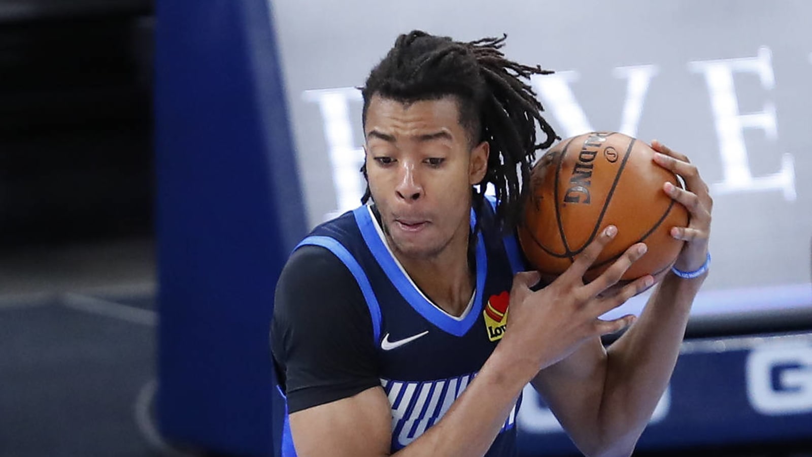 Thunder sign Moses Brown to multiyear contract Yardbarker