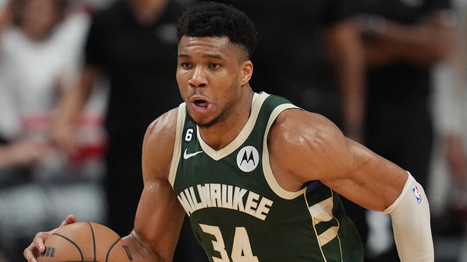 Bucks star presumed to have interest in joining Knicks, Lakers