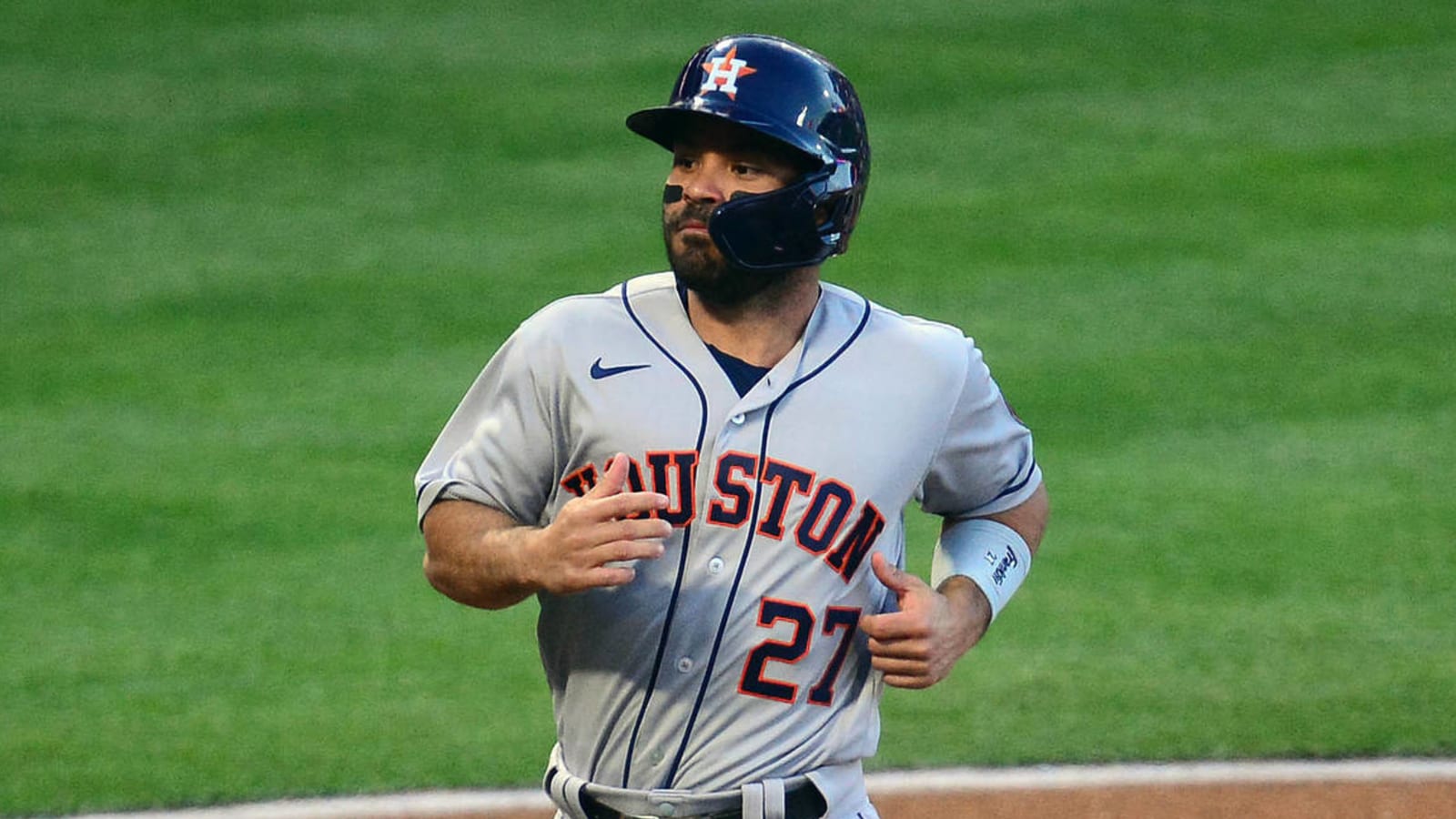 Astros place Jose Altuve, four others on COVID IL